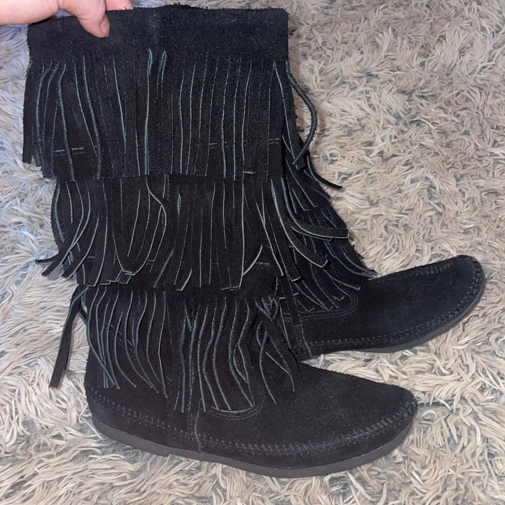 Minnetonka moccasin size 7
